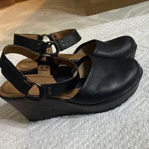 b.o.c. Black Leather Wedge Sandals